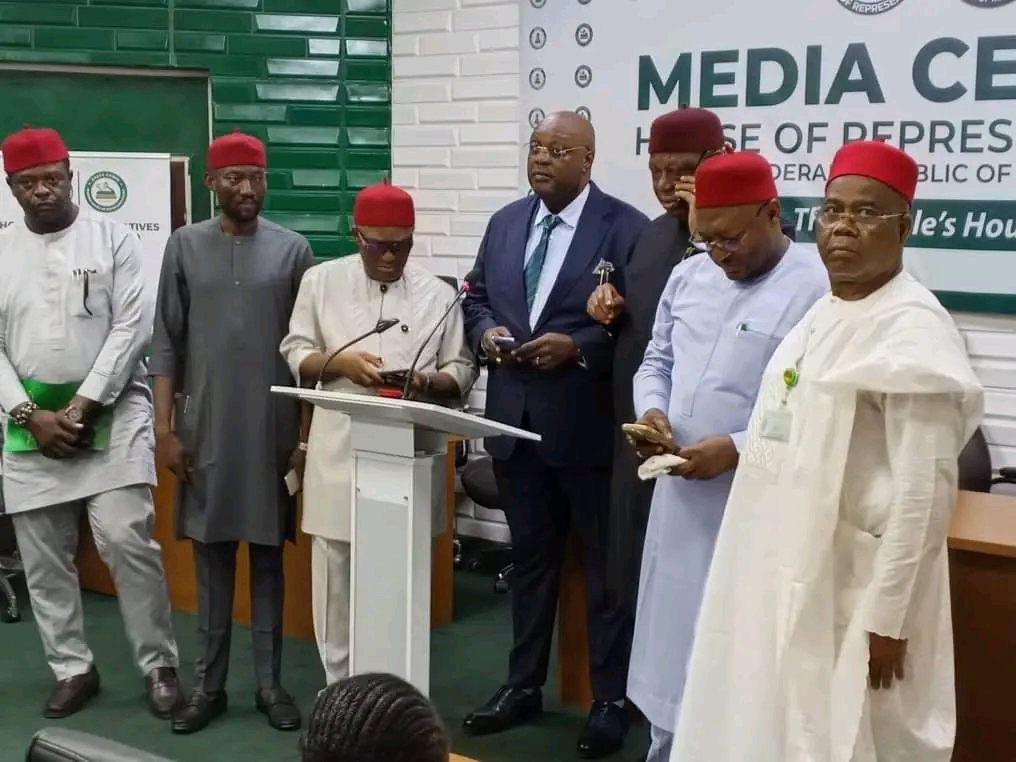 FB_IMG_17618340443642392